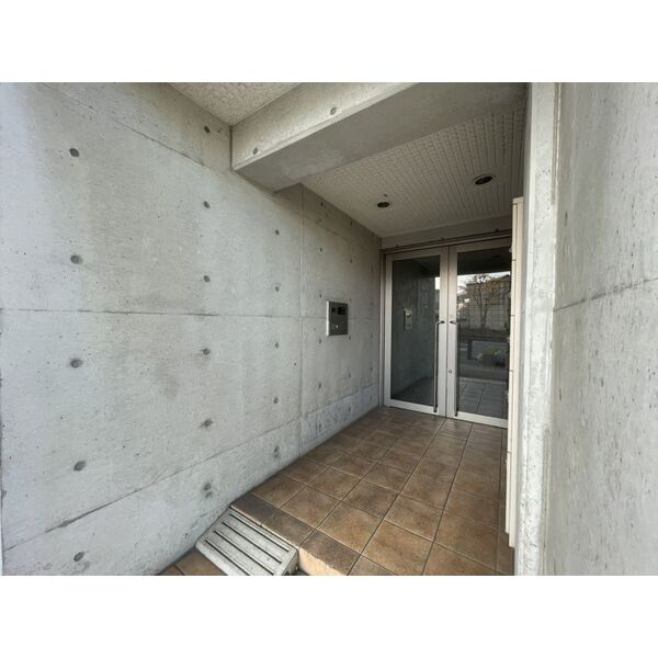 ライフステージ白壁Ⅱ　名古屋市賃貸　仲介手数料無料のエントランス