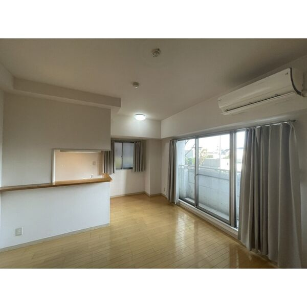 ライフステージ白壁Ⅱ　名古屋市賃貸　仲介手数料無料の居間・リビング