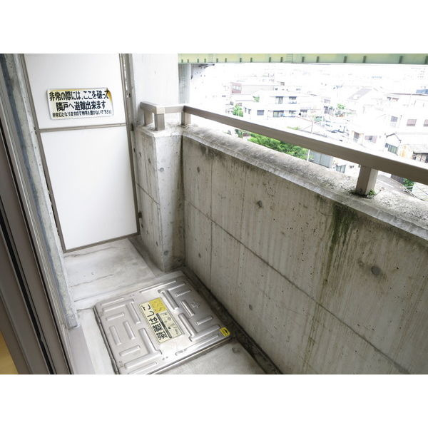 ライフステージ白壁II　名古屋市賃貸　仲介手数料無料のバルコニー