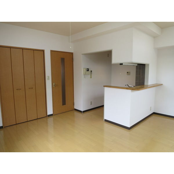 ライフステージ白壁II　名古屋市賃貸　仲介手数料無料の居間・リビング