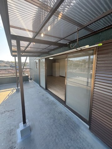 春日第一ビルのバルコニー