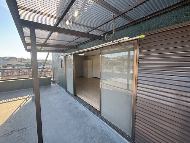 春日第一ビルのバルコニー