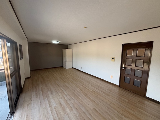 春日第一ビルの居間・リビング