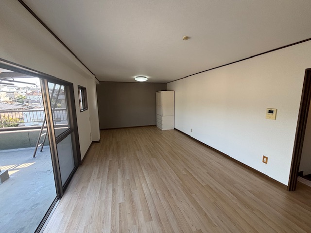 春日第一ビルの居間・リビング