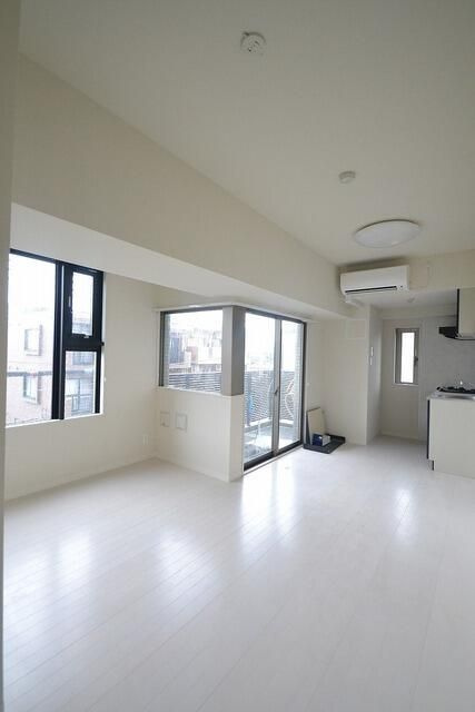 Ｓ．Ｓ．キューベライズの居間・リビング