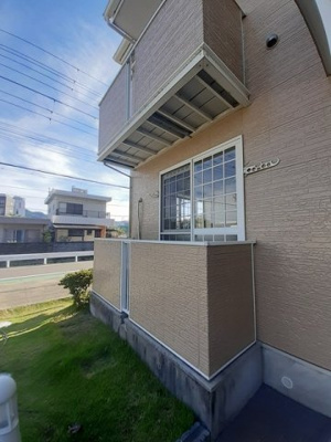 【バルコニー】 | パレ・ラフィネ | バルコニーからの眺めを楽しみながら食事をしませんか