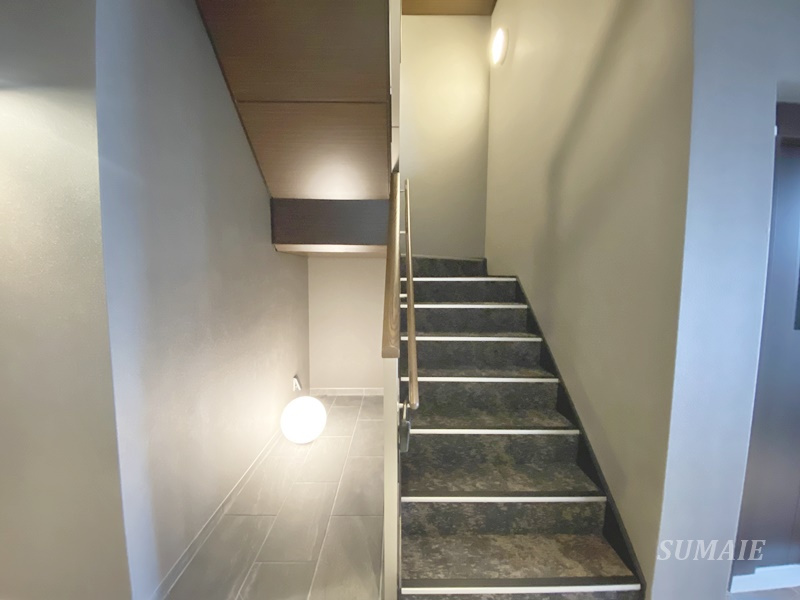 ラ・メゾン・カノン桜木町 のその他共用部分|共用階段です☆