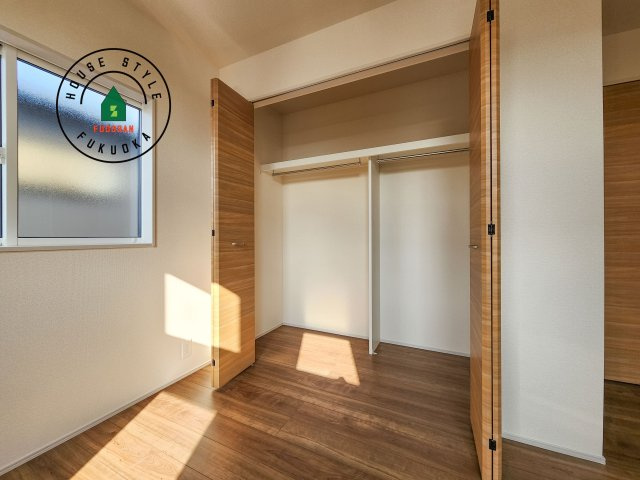 福岡市東区美和台3丁目第1-2棟（2号棟）の内観：施工例|収納には困りません。