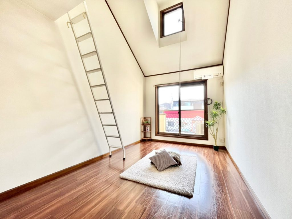 ジョイフル10の居間・リビング