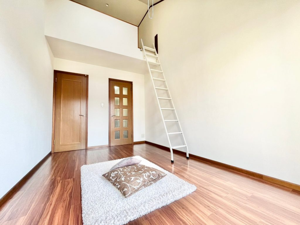 ジョイフル10の洋室