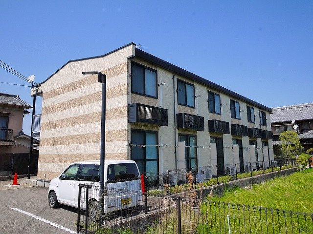 レオパレスプレミールの外観