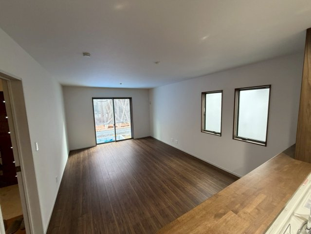 【１号棟】越谷市下間久里新築戸建ての居間・リビング