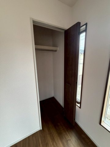 【１号棟】越谷市下間久里新築戸建ての収納