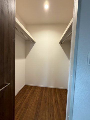 【１号棟】越谷市下間久里新築戸建ての収納