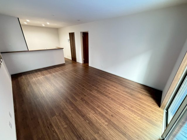 【１号棟】越谷市下間久里新築戸建ての居間・リビング