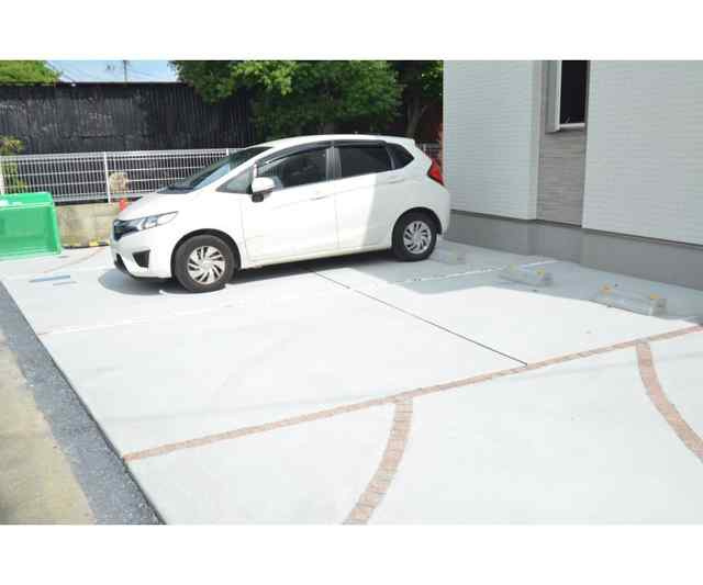 稲城市矢野口のアパートの駐車場