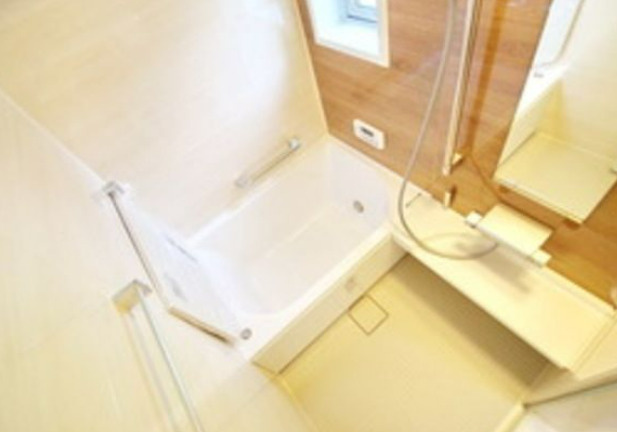 稲城市矢野口のアパートの浴室