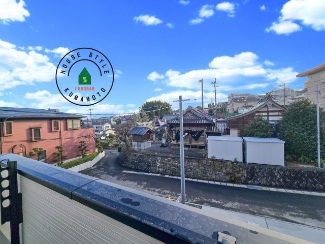 熊本市西区池田3丁目第1-２棟（2号棟）の展望|窓から緑が見える物件も魅力的です。