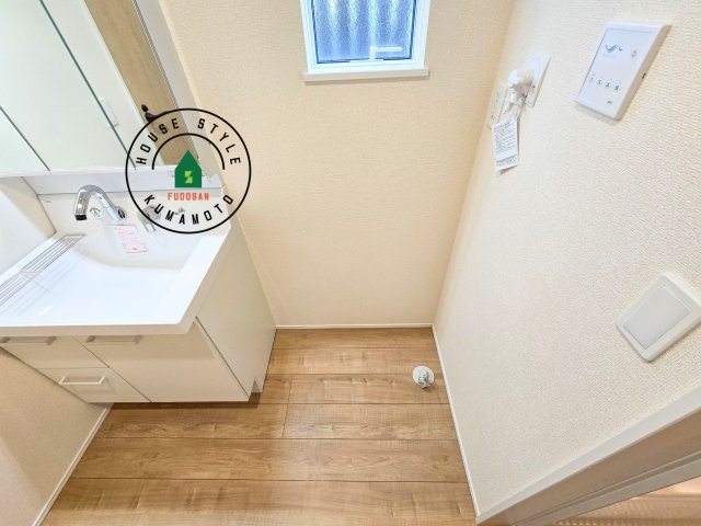 熊本市西区池田3丁目第1-２棟（2号棟）の内観：施工例|ランドリースペースとなります。広々して有効的にご使用できます。 