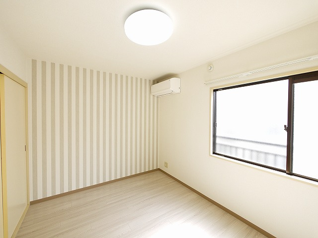 ソレイユ（田部町）の洋室|落ち着いた色調の洋室です