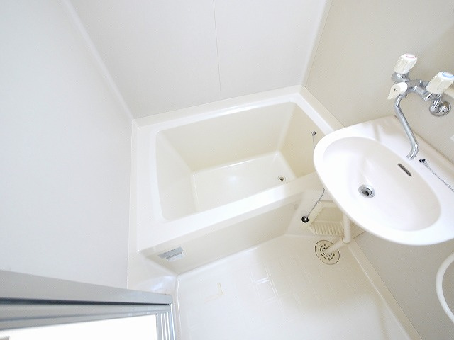 ソレイユ（田部町）の浴室|落ち着いた空間のお風呂です