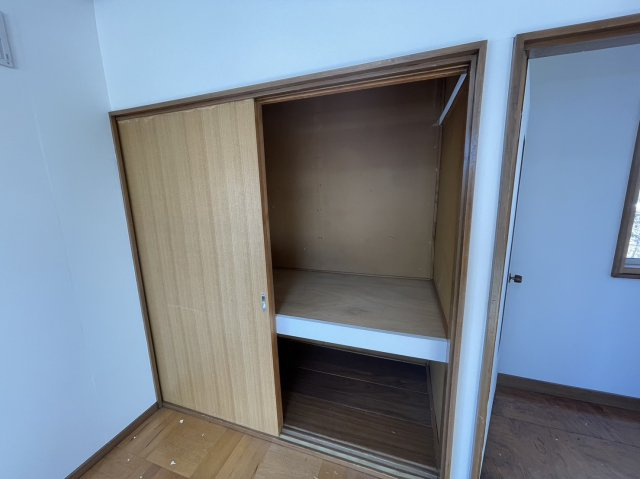 春採2丁目25借家の収納