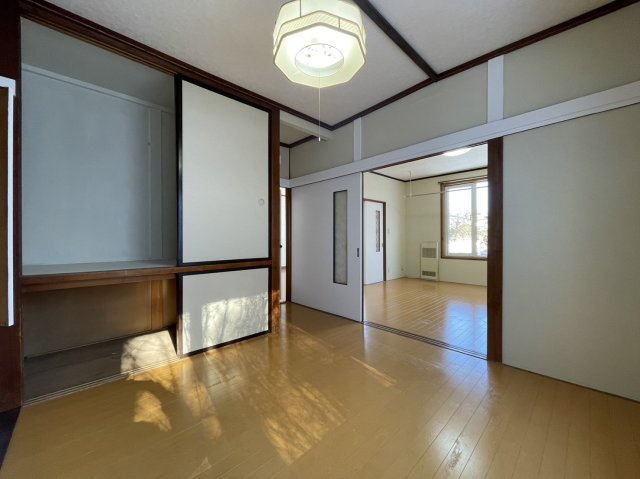 春採2丁目25借家の内装