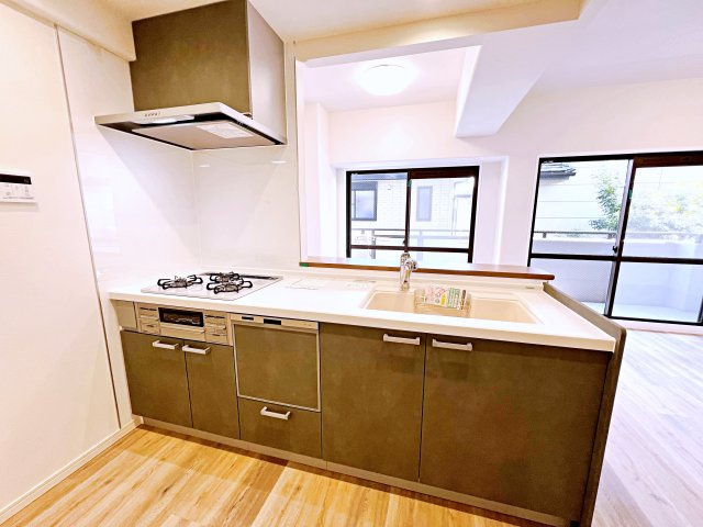 サーパス上溝第２のキッチン|コンパクトなキッチンで掃除もラクラク