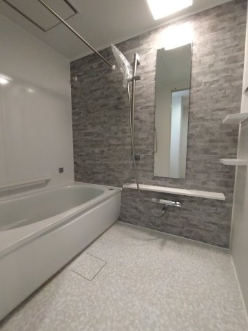 ダイアパレス八広花水木通りトリニティの浴室|落ち着いた空間のお風呂です