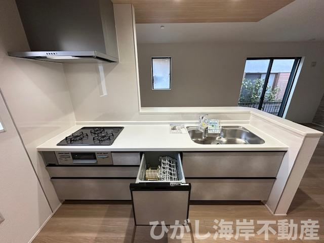 茅ヶ崎市美住町　新築戸建　全6棟のキッチン|食洗器付きシステムキッチン