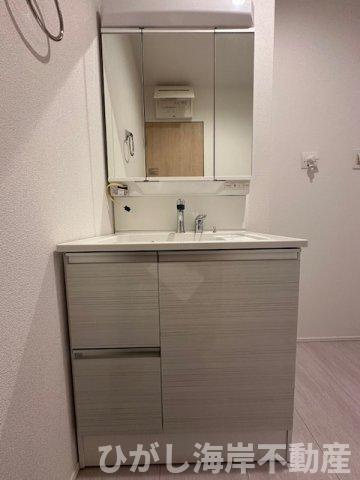 茅ヶ崎市美住町　新築戸建　全6棟の独立洗面台|三面鏡化粧台