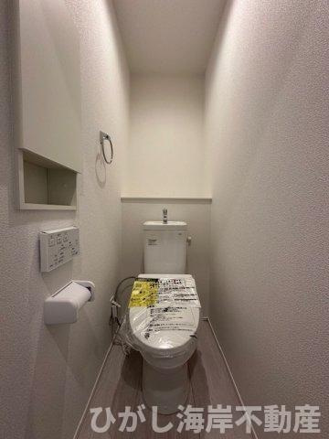 茅ヶ崎市美住町　新築戸建　全6棟のトイレ|洗浄機能付きお手洗い