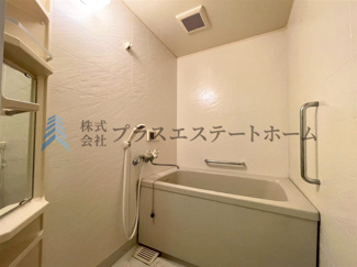 【浴室】 | 鈴蘭泉台第二ハウス1号棟 | 白基調の浴室です♪