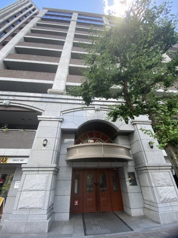 アールヴェール河原町二条のエントランス