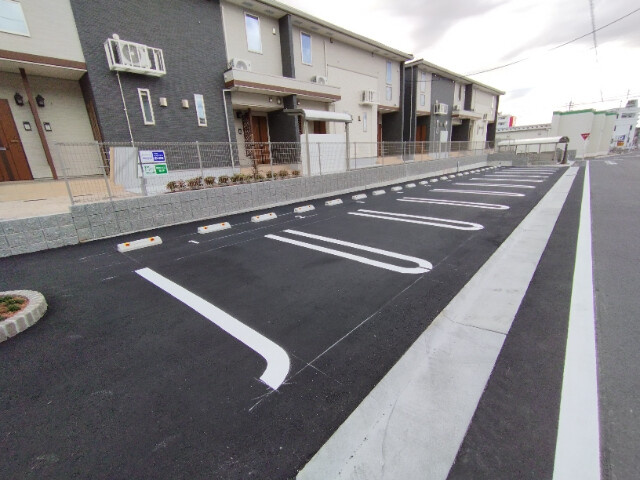 パークサイド針崎　壱番館の駐車場