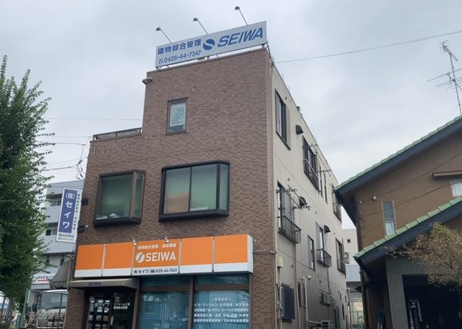 【外観】 | 現地に行くなら、物件の周囲の地形がどうなっているかを見ることも大切です。周辺より低くなっている土地では、大雨などで水が集まりやすいため、地盤が弱くなっているということも考えられるため、注意が必要です。