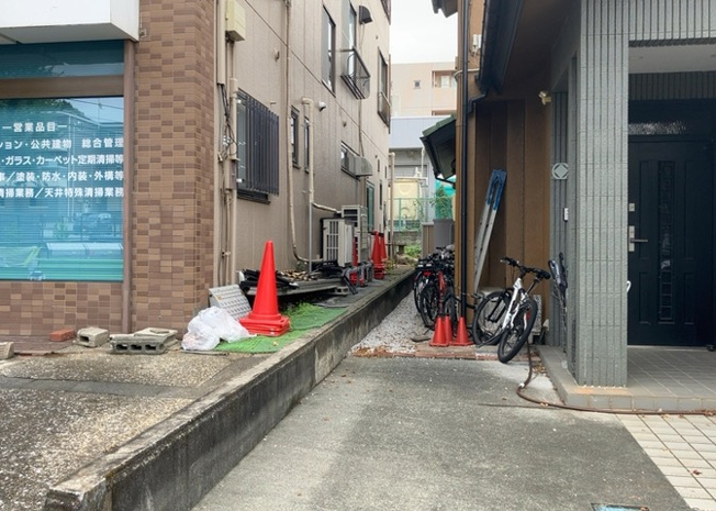 【外観】 | 物件の詳細については、現地を見てわかること以外に、役所や法務局などで調べないとわからないことがあります。そのため、現地に行く場合は、もしこの物件を買ったらどのような生活ができるかをイメージしましょう。