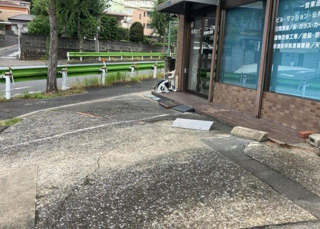 【外観】 | 土地購入を検討されている場合、境界杭がない状態で購入してしまうと境界確定測量をする必要があり、費用がかかります。購入の前に、売主、隣土地所有者立ち合いのもと境界を確定し境界杭を設置するのがベストです。