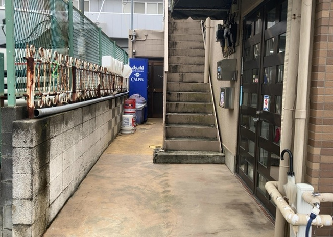 【外観】 | 家を建てる前提で土地を探している場合、地盤の丈夫さは譲れない条件の一つです。地盤が脆弱だと追加工事が必要となります。また、過去に地盤沈下や液状化現象を起こした土地は、できるだけ避けた方がいいでしょう。