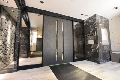 【エントランス】 | サムティ江坂レガーロ