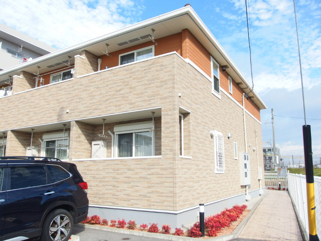 カローレカーサ上和田の外観