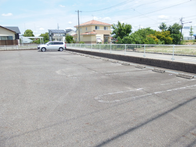ボーヌの駐車場