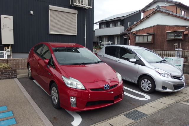 ストーリアチッタ六名の駐車場