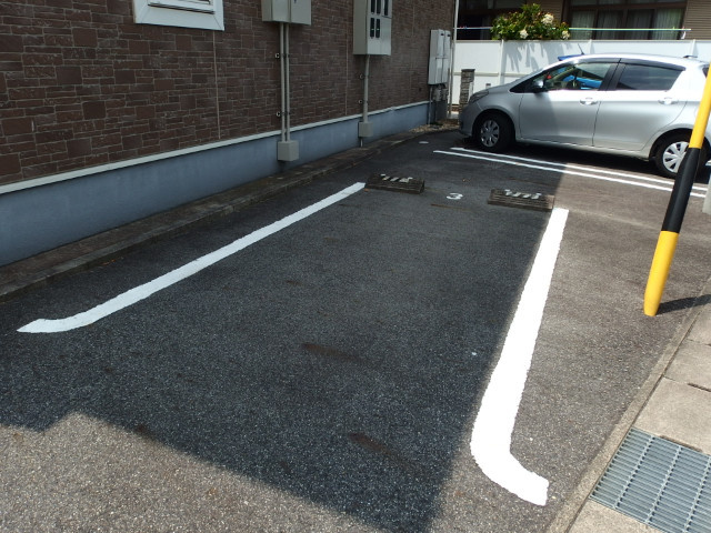 メゾン・ド・フレーシュⅢの駐車場