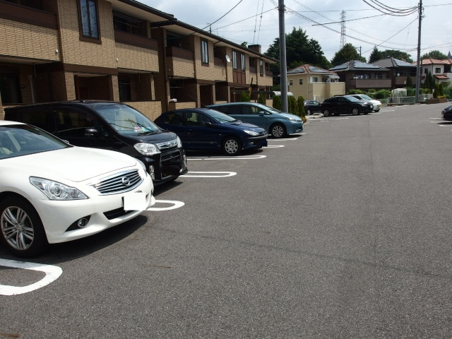 イリスＣの駐車場