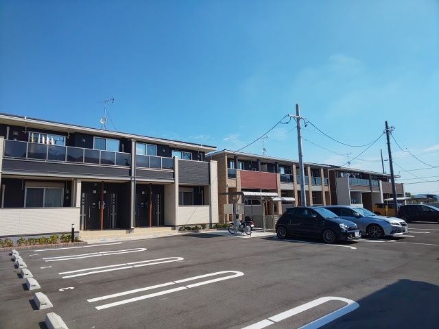 ヒルサイドハウス　三番館の駐車場