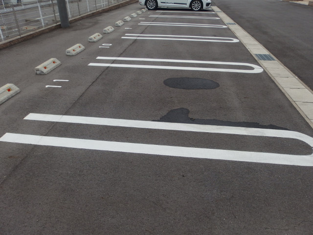 ラ　リヴィエールⅡの駐車場