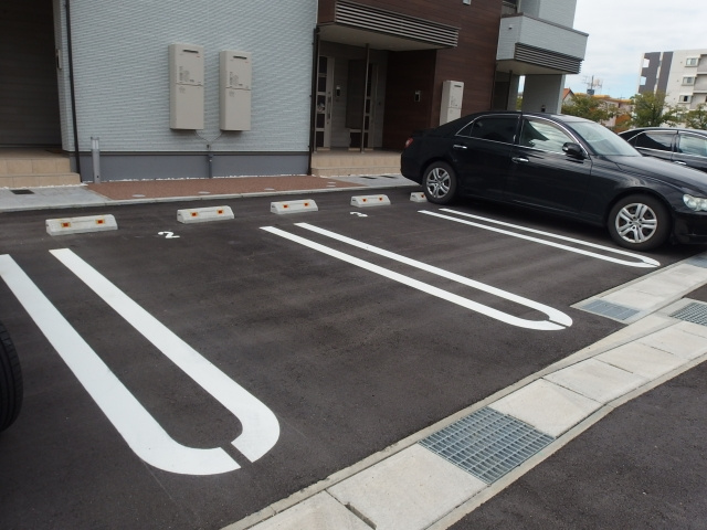 サンモールの駐車場