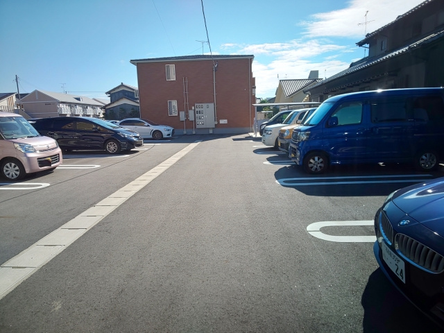 パレス-ＨＴの駐車場