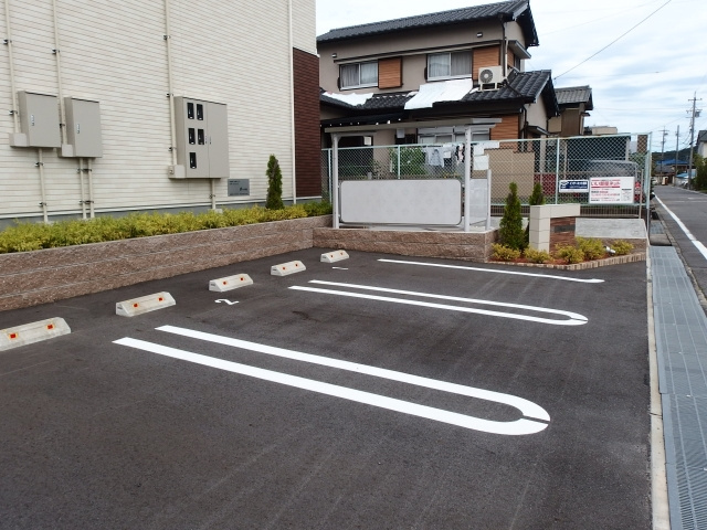フィオーレ(堂前)の駐車場